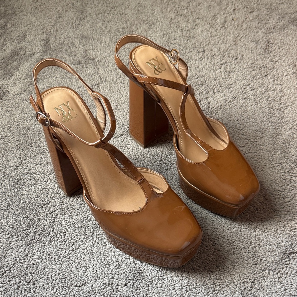 NY&C Brown Patent Leather T-Strap Platform Block Heels Size 10